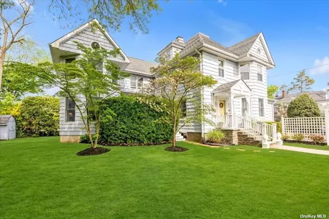 23 Florence Ave, Oyster Bay, NY 11771