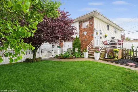 122 Parma Rd, Island Park, NY 11558