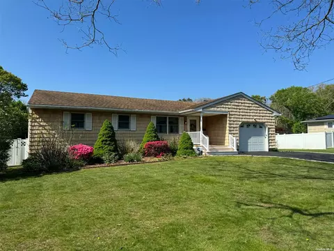 429 Long Island Ave, Medford, NY 11763