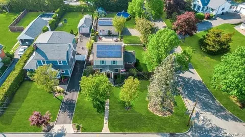49 Park Ave, Kings Park, NY 11754