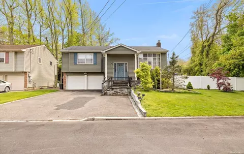 3300 Seneca Pl, Wantagh, NY 11793