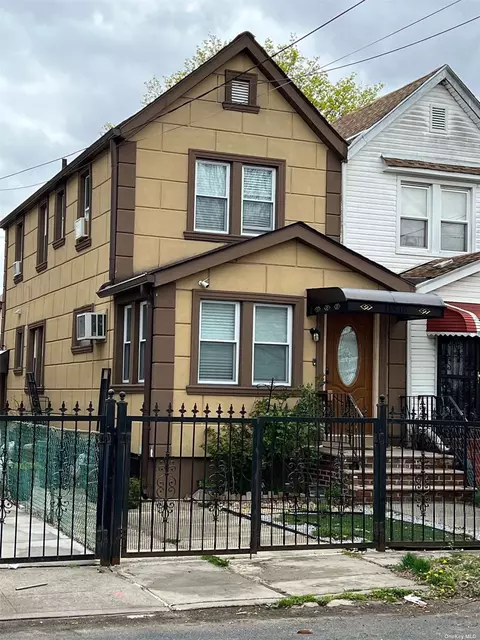 118-16 203 St, Saint Albans, NY 11412