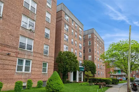 84-55 Daniels St #1B, Briarwood, NY 11435