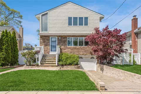57 Cedar St, Massapequa, NY 11758