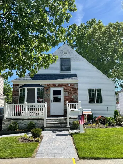 160-60 20 Ave, Whitestone, NY 11357