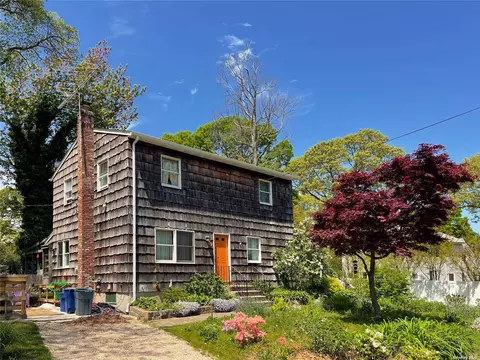 70 Upton Dr, Sound Beach, NY 11789