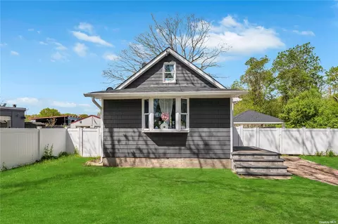 6 Smithtown Polk Blvd, Centereach, NY 11720