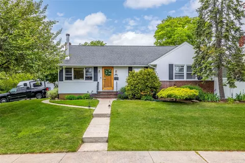 2985 Terrace Rd, Wantagh, NY 11793