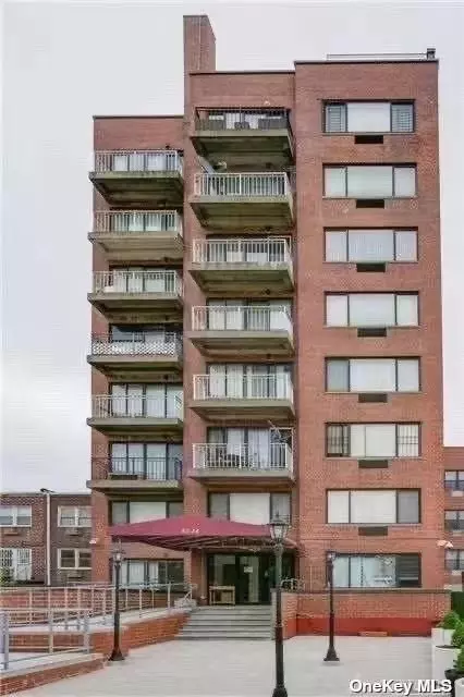 87-14 57th Rd #PH-B, Elmhurst, NY 11373