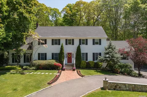 6 Southcrest Ct, Huntington, NY 11743