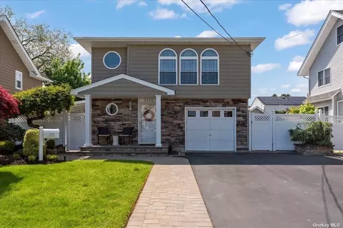 2230 Cypress St, Wantagh, NY 11793