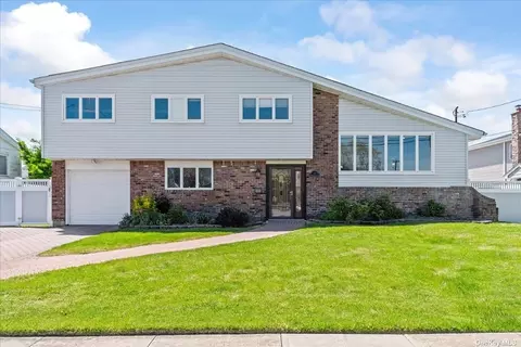 23 Tidewater Ave, Massapequa, NY 11758