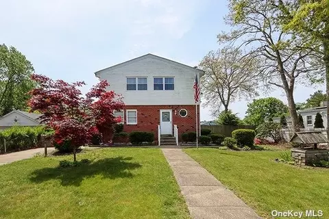 434 Locust St, Brentwood, NY 11717