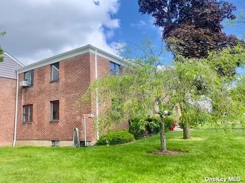 68-01 Bell Blvd #UPPER, Bayside, NY 11364
