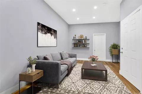 60-31 54th St, Maspeth, NY 11378