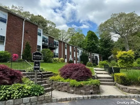 138 Church St #4D, Kings Park, NY 11754