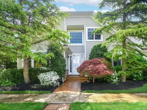 215 Harbor View Dr #215, Port Washington, NY 11050