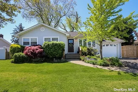 208 N Walnut St, Massapequa, NY 11758