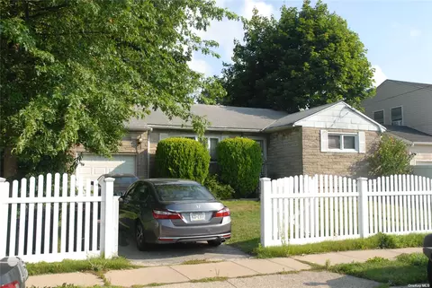 1201 Warwick St, Uniondale, NY 11553