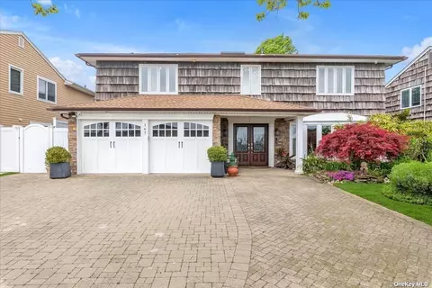 167 Lagoon Dr E, Lido Beach, NY 11561