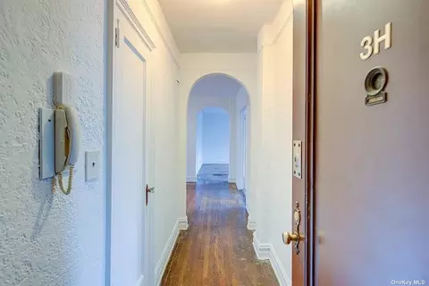 109-14 Ascan Ave #3H, Forest Hills, NY 11375