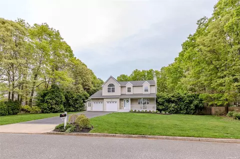 23 Lily Dr, South Setauket, NY 11720