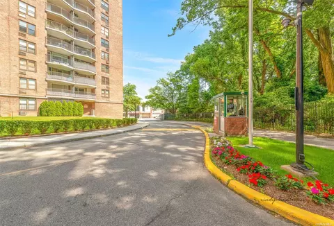 90-60 Union Tpke #5F, Glendale, NY 11385