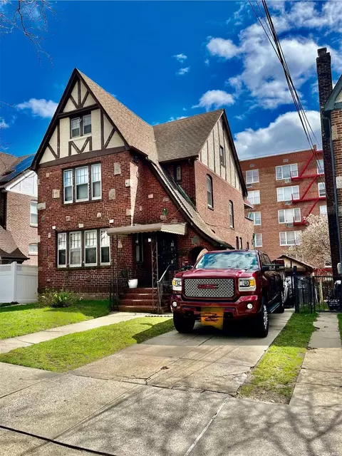 187-28 Wexford Ter, Jamaica, NY 11432