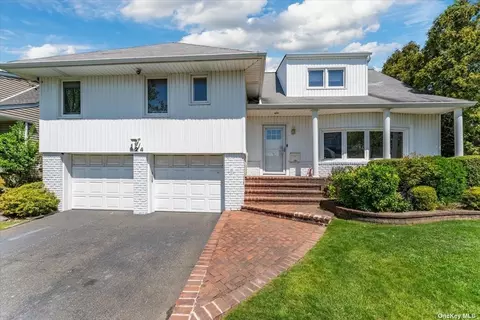 924 Eileen Ter, Woodmere, NY 11598