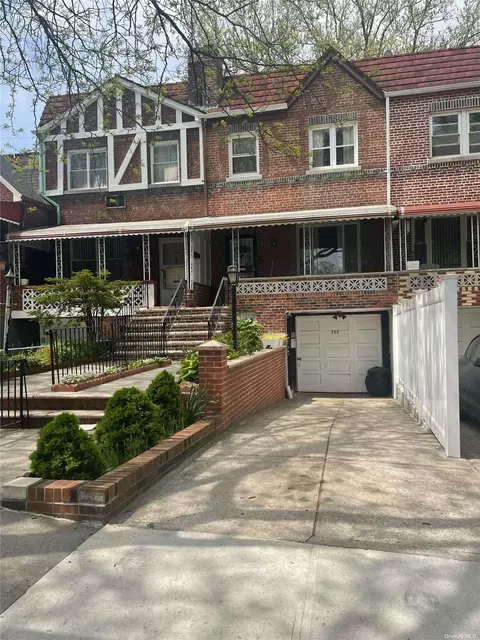 758 E 37th St, Brooklyn, NY 11210