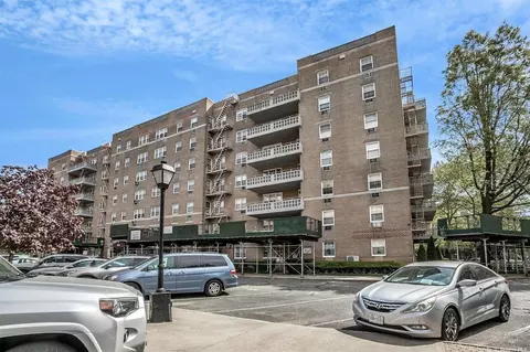 84-39 153rd Ave #6F, Howard Beach, NY 11414