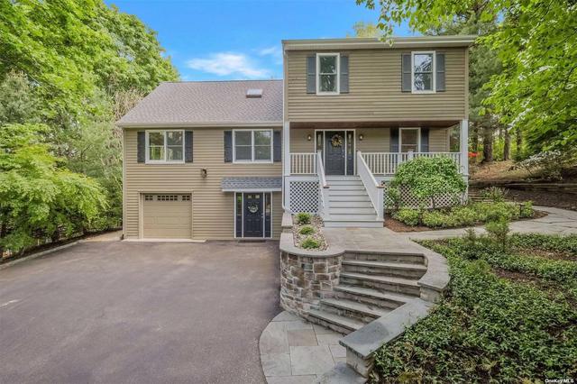 4 Harbor Hill Rd, East Setauket, NY 11733