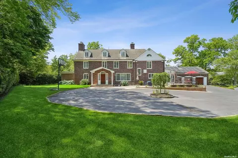 1325 Albon Rd, Hewlett Harbor, NY 11557