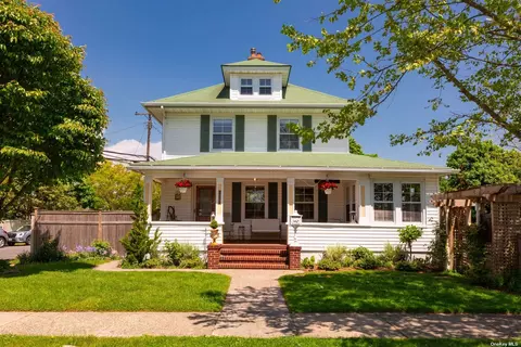 109 N Park Ave, Bay Shore, NY 11706
