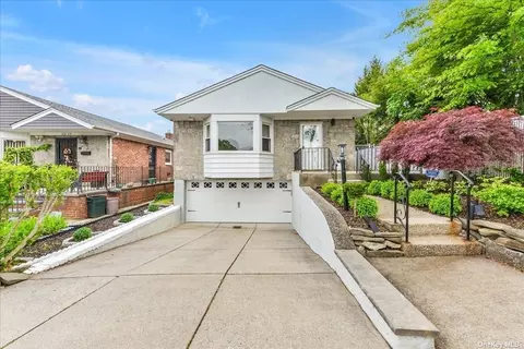 160-63 25th Dr, Flushing, NY 11358