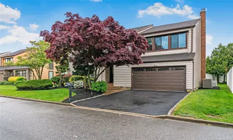 20 Princeton Dr, Syosset, NY 11791