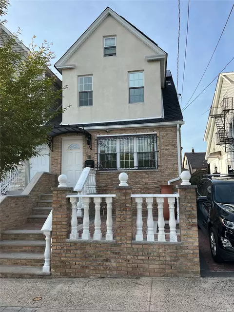 158-09 84th Dr, Jamaica Hills, NY 11432