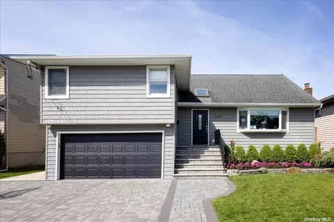 645 Barnard Ave, Woodmere, NY 11598