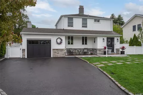 41 Titus Ave, Carle Place, NY 11514