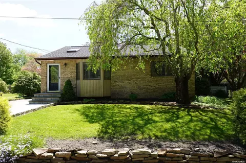 69 Park St, Wading River, NY 11792