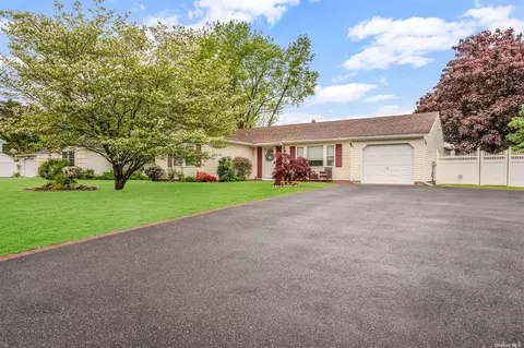 6 Cedar Ridge Dr, Ridge, NY 11961