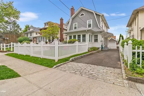 9-20 118th St, Flushing, NY 11356