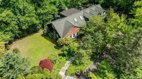 50 Pine Dr, Cold Spring Harbor, NY 11724
