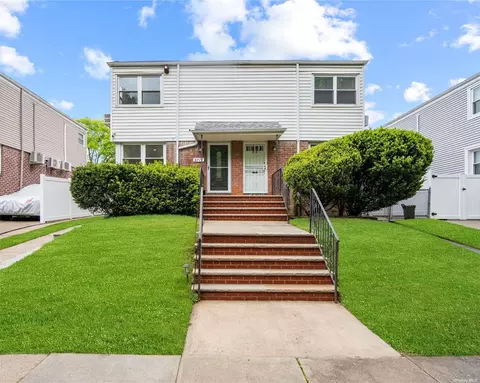 67-11 210th St, Oakland Gardens, NY 11364