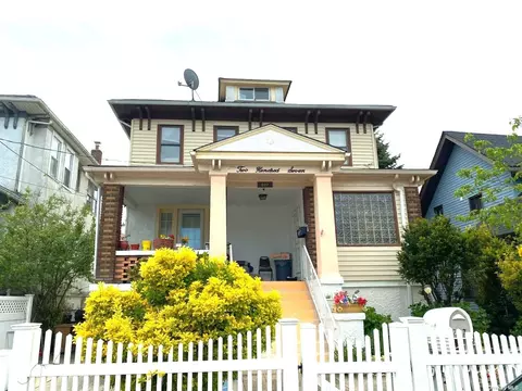 207 Beach 30th St, Far Rockaway, NY 11691