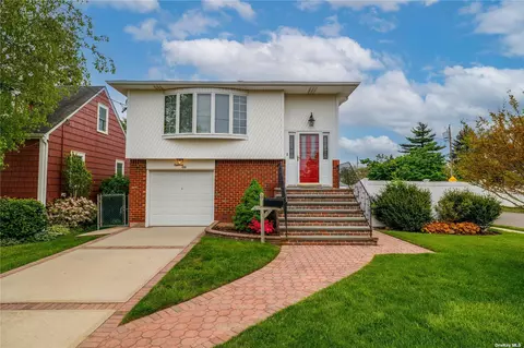 1850 Gregory Ave, Merrick, NY 11566
