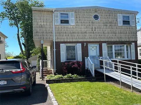 1086 Tulsa St, Uniondale, NY 11553