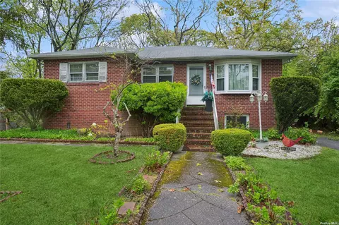 45 Edwards Rd, Mastic Beach, NY 11951