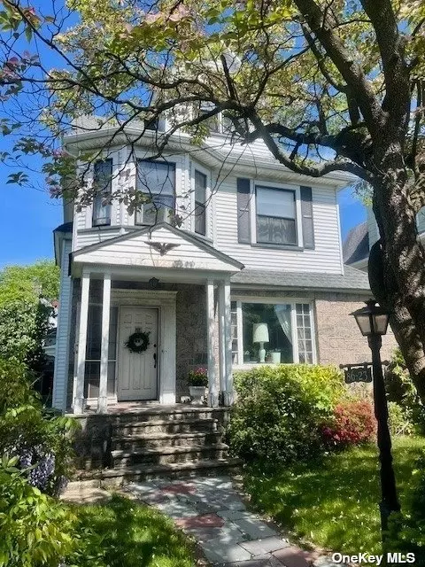 86-23 110th St, Richmond Hill, NY 11418