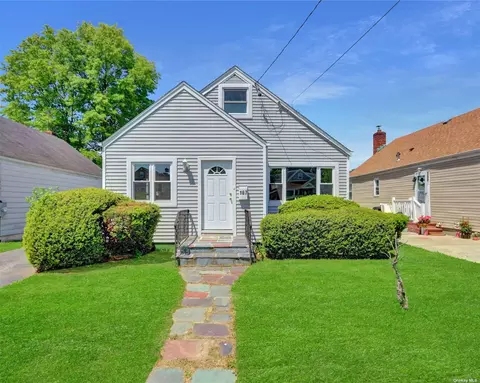 167 Mason St, Hempstead, NY 11550